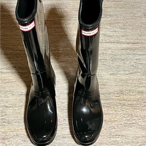 Hunter black tall rubber boots